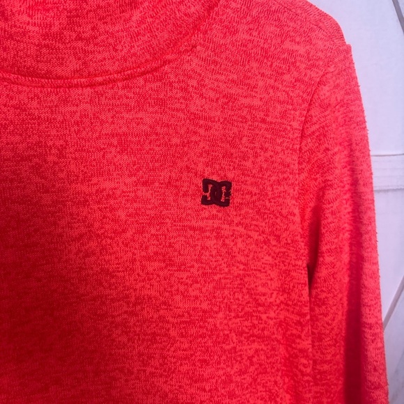 DC Vibrant  Knit Top medium - Picture 2 of 6